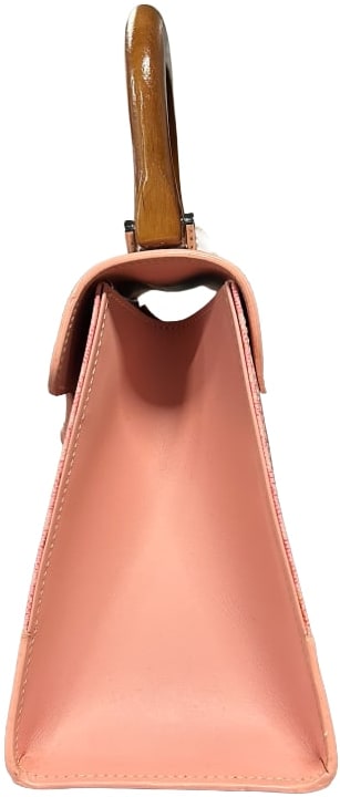 https://res.cloudinary.com/dyql5hig8/image/upload/v1756403096/hxh1p9hbc0g6nods1d9d.jpg