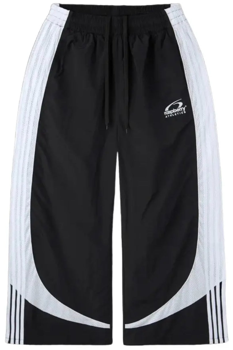 Gold + Vintage Gallery Raspberry Hills 'Tuxedo' Sweats