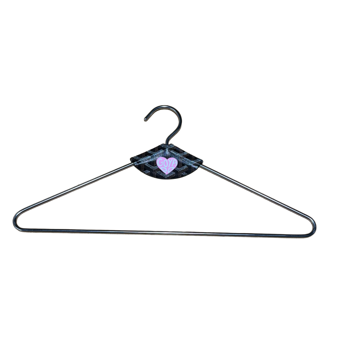 Goyard 'Pink Heart' Metal Hanger
